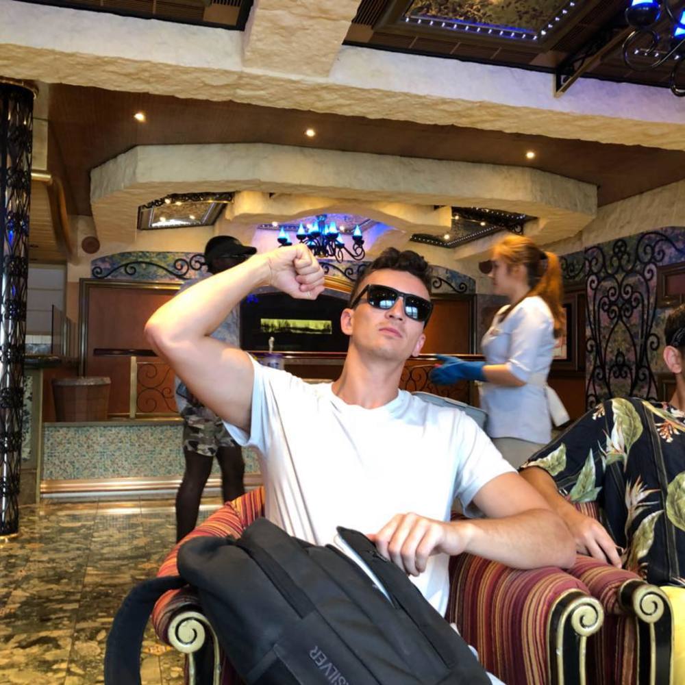 Meet your Posher, Jon